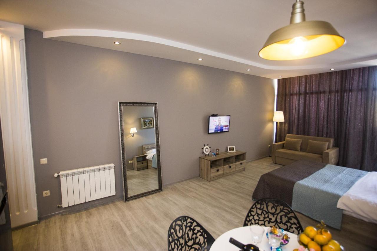 Luxury Room Батуми Екстериор снимка