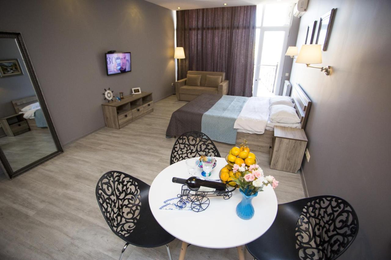 Luxury Room Батуми Екстериор снимка